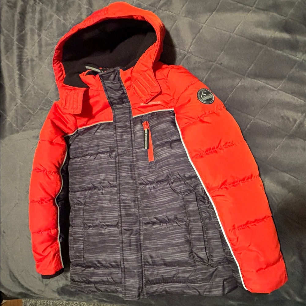 Size 7 Weatherproof brand winter jacket for boys. Washed without tags.